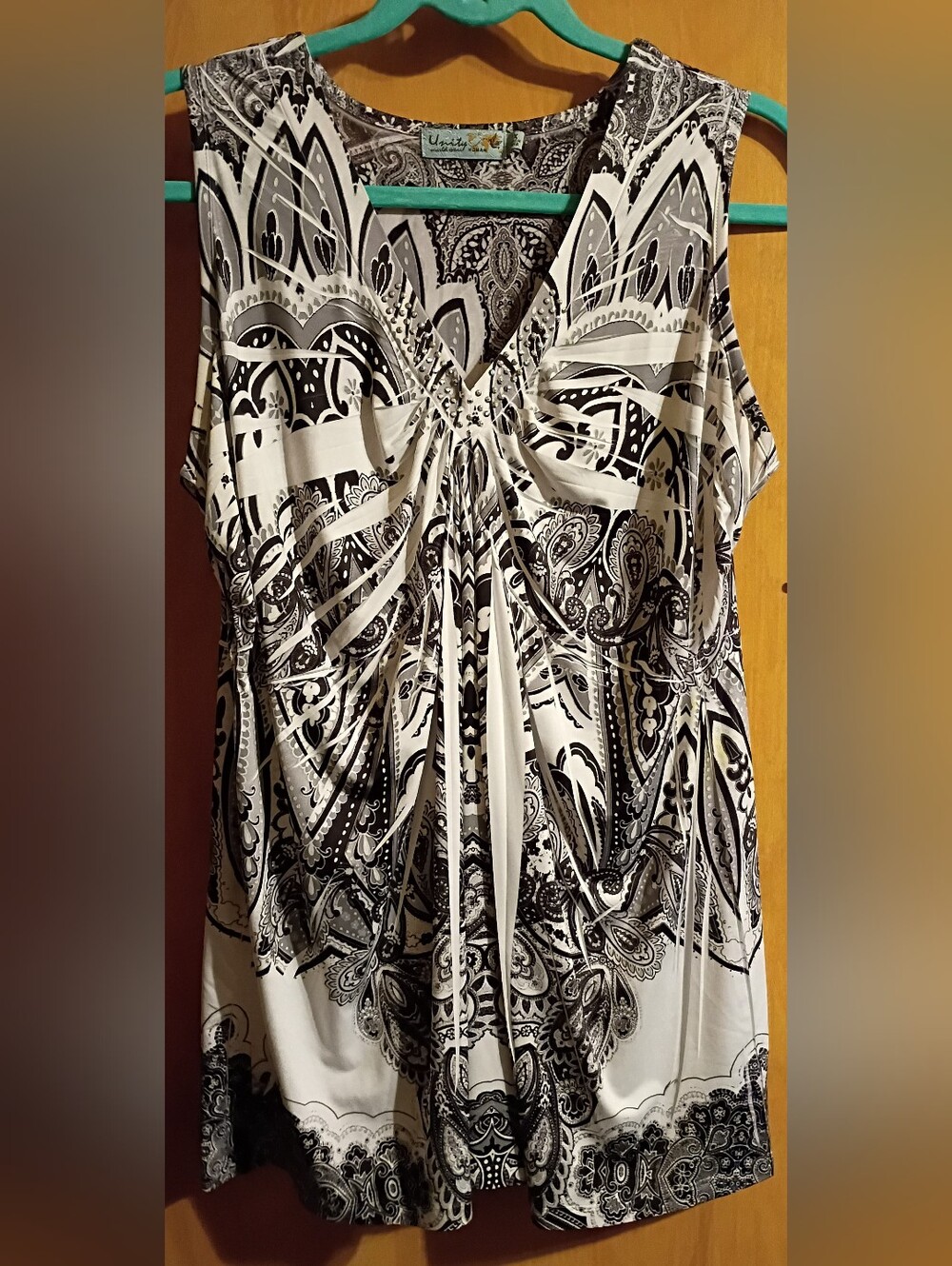 Unity World Wear Black and White Paisley Ruched V-Neck Tunic XL